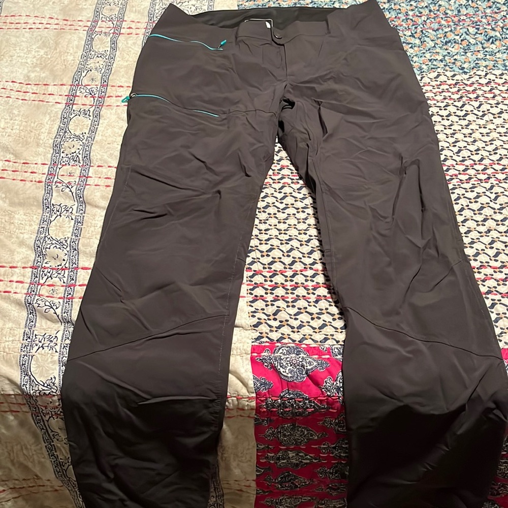 Women’s North Face pants